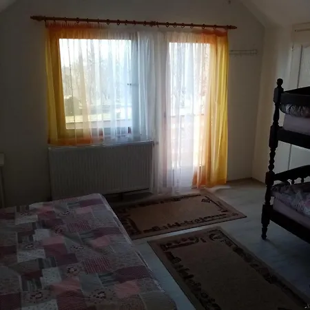 Mandic House * Subjel